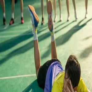 《骄阳伴我》拿下六连冠!肖战的清醒打了多少娱乐明星脸