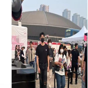 陈飞宇龚俊现身周杰伦演唱会,阿瑟游客照好帅气,龚俊全程跟唱