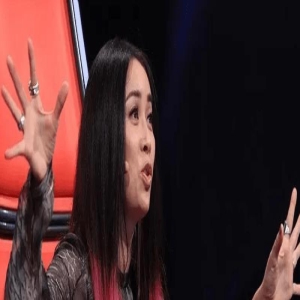 罗刹海市风波后,那英现身上海春浪音乐节,现场一个摊位5万元