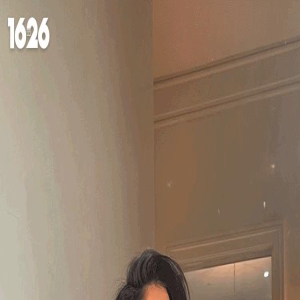 Kylie 甜茶公开热吻,Travis Scott 现场破防?