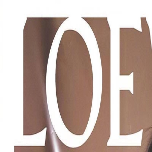 43岁汤唯新广告拍出土气感!穿皮裙藏住性感身材,全靠颜值气质撑