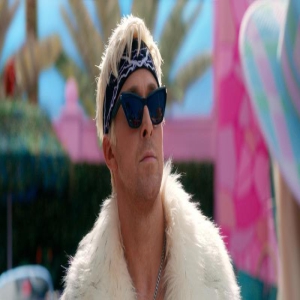 真人版《芭比》曝预告 高司令展歌喉秀“肯能量”