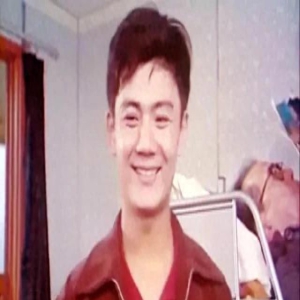 卢青:娶演员张虹,婚后定居在国外,如今咋样了?