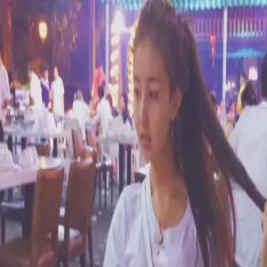 24岁千万网红官宣二胎!曾5年换9个男友,今嫁富二代老公酷似鹿晗