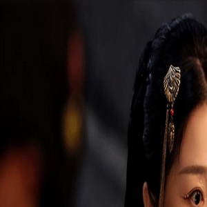 甘比力挺女儿闺蜜虞书欣,亲力助阵新剧,自家商场挂巨幕广告