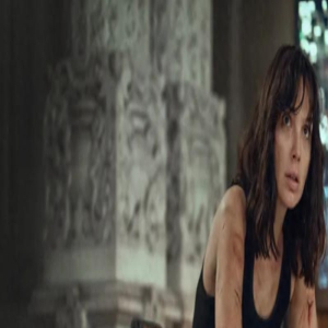 “神奇女侠”盖尔加朵:吸引人的不是我的美貌,而是我身上的淤伤