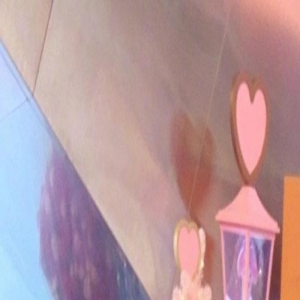 53岁陈浩民被指太丢面！现身网红女儿周岁宴，尴尬鼓掌充当背景板