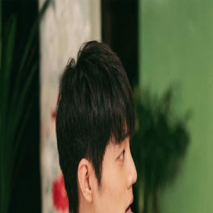 《那片海》几张熟面孔，有人演过杨洋的兄弟，有人演过热巴的闺蜜