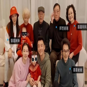 郑恺婚变风波升级，不陪苗苗坐三胎月子，却抽雪茄与人谈笑风生