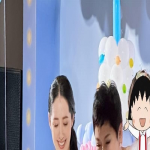 向佐郭碧婷为小儿子庆祝周岁，晒出全家福，郭碧婷素颜美得不像话