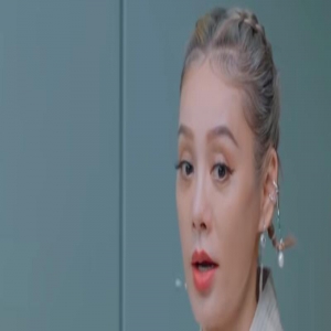 40岁陈妍希与56岁李若彤同框生图曝光，两代“小龙女”颜值太真实