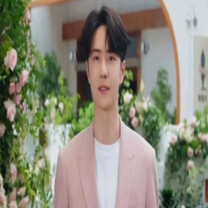 王一博粉丝爆料，乐华工作人员不靠谱，物料长期期遭泄露