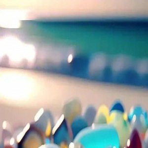 两情相悦，无言也欢喜，心中有爱，不在一起也是刻骨铭心