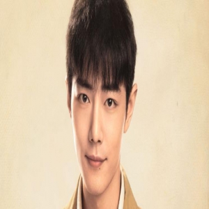 肖战新剧大火，揭秘肖战学历背景，你猜他是高中生还是大学生