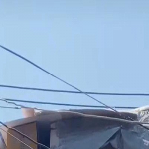 37岁男演员曝存款仅5位数，住10平米无空调小房，穿39元衣显简陋