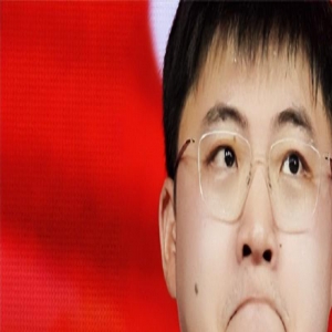 继“喻文波出列”后，又有人在TES赛场唱《孤泳者》，导播都怂了