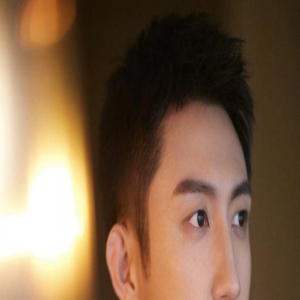 黄景瑜承认离婚，和前妻王雨馨是亲人也是朋友，否认出轨家暴