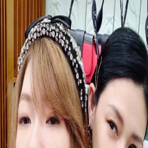 小S给黄老师喝镇定画面曝光，指杯摇头在地上爬，小S：不乖就去死