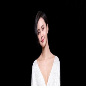 黄子佼爆料后，张歆艺深夜发文为艺人正名，却遭翻车黑历史被扒出