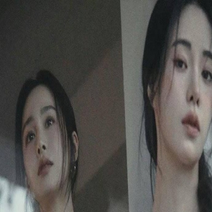 金泰熙与林智妍拍摄画报 自曝被吐槽像老年人 手机壳像是大妈款式