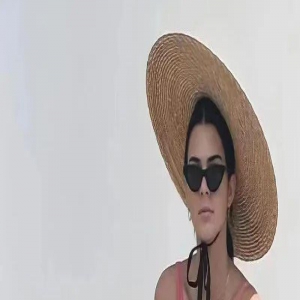 徐娇因穿衣暴露被骂上热搜？！但她的霸气回怼绝了…