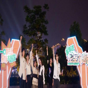 《密逃5》杨幂展现眼不见心不慌 大张伟自创“被被家”