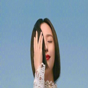 回到单身的佟丽娅,最大的变化是衣着打扮,更有吸引力吗?