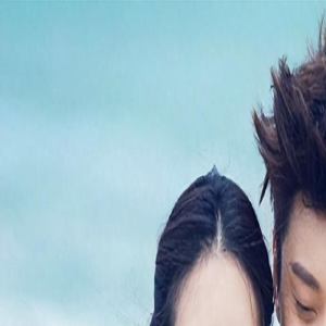 徐璐现身经纪人婚礼,妆容精致颜值超新娘,紧盯帅哥胸肌不挪眼