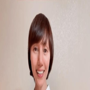 袁泉线上公开露面,美颜尖嘴猴腮瘦脱相大变样,跟镜头里判若两人