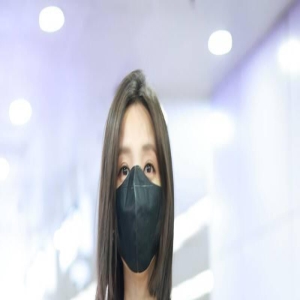 李一桐终于“长肉”了,穿渔网背心搭紧身半裙,看着身材好饱满!