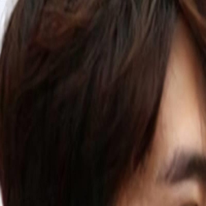 俞灏明现身健身房被偶遇,十级美颜遮不住疤痕,频繁去医院开药