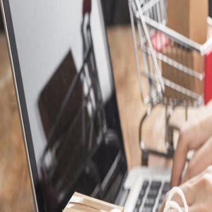 李佳琦的“飘”,情有可原?