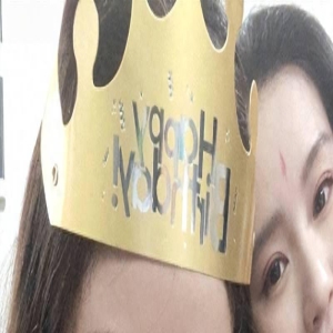 还得是诗幂!刘诗诗专程探班给杨幂庆生,闺蜜同框卖萌感情超好