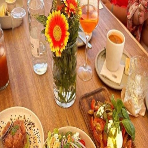 超模AA现身伊维萨海滩,可人身材和自然美让人想看