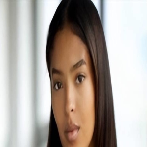 20岁的娜塔莉越来越像科比!超模身材韵味十足,黄金腰臀比太美了