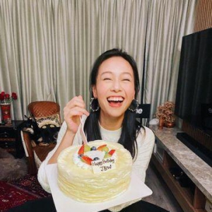 曾偷情许志安被封杀 黄心颖低调默认结婚:多谢大家祝福