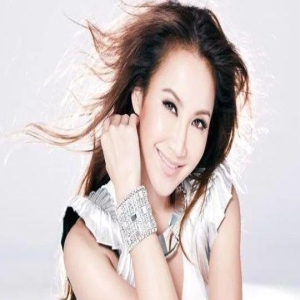 李玟遗照曝光!2名姊姊共同挑选「她生前最爱」:笑容像天使