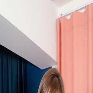 2NE1朴春近照容貌惊人变化掀热议,曾因生病体重暴涨,粉丝担忧