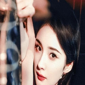 杨幂37岁生日,唐嫣再度缺席!85花塑料闺蜜情,各自抱团太明显