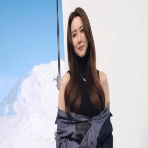 TVB知名女星年底将约满离巢,坐冷板凳两年,迟迟不肯动笔续约