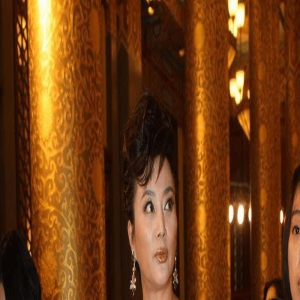 51岁袁立,一流的演技和身材,三流情商,小细节暴露真实婚姻状态