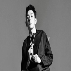 李佳琦怒怼粉丝事件,背后有哪些值得深思?