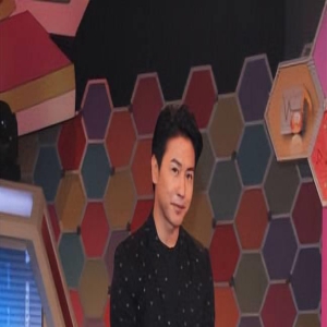 借酒消愁?爱情事业双失意的欧弟,被拍酒后蹲路边抱柱子打电话