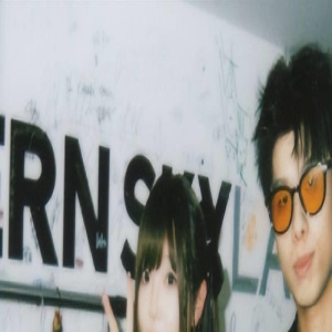 法老宣布退圈、否认打人!女友列出5条回应传闻,小精灵紧急回国