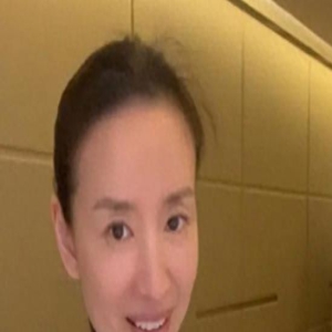 董洁停工陪儿子,14岁顶顶长相酷似梁朝伟,离婚11年父母终于破冰