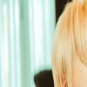 蔡徐坤演唱会后首露面,一张图暴露心机,邓紫棋点赞