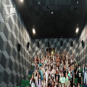 《透明侠侣》路演 “皓史成双”助阵高考毕业生