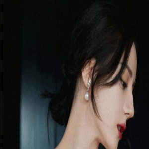 绝美惊艳!31岁迪丽热巴性感美照火辣身姿,真是太火辣了!