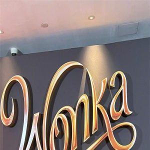 甜茶新片《旺卡》曝片名标志 圆体金字复古感十足