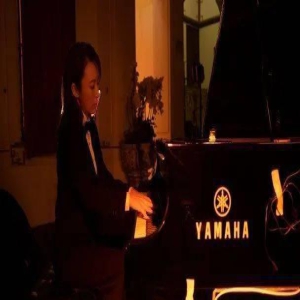 周家怡钢琴独奏片曝光 一Take过搞掂!